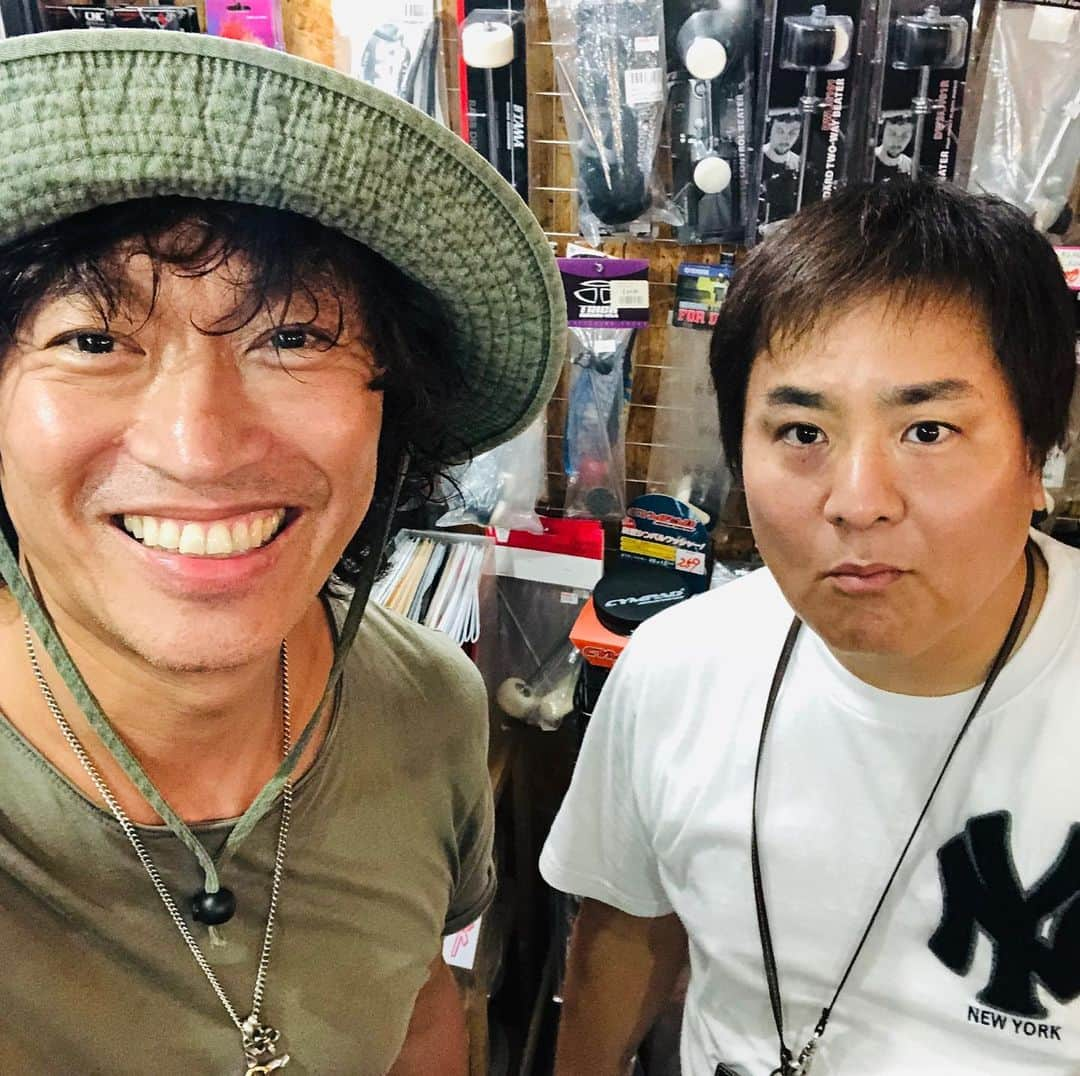 日野賢二さんのインスタグラム写真 - (日野賢二Instagram)「Wanna Give thanx to  my brothers and People ,Family from okinawa who always giving me good vibes all around ^_^w/incredible hospitality! Bliss!!! Taka Oshiro(gala)&Aki Shisho and Family Kuda(live Bar Big) Haru(Drumshop Haru) Kayan(Mods) Mayu, Ushifugu,Sato San(Horizon Curry)Yuika (p)」7月4日 16時01分 - jinobass