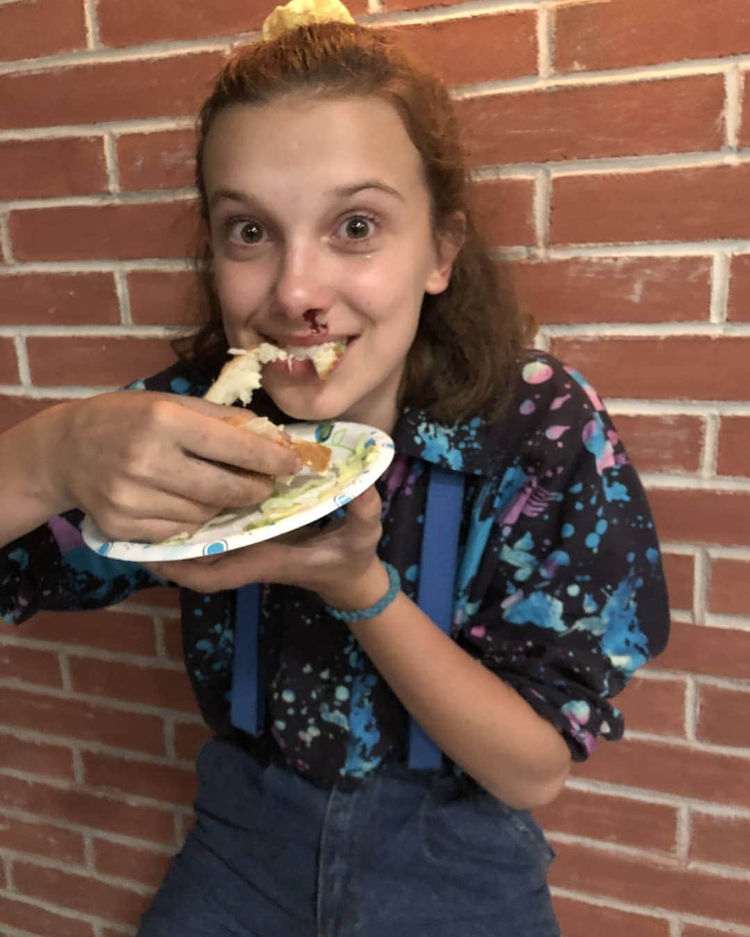 ミリー・ボビー・ブラウンさんのインスタグラム写真 - (ミリー・ボビー・ブラウンInstagram)「oh hi... Stranger Things 3 is out... u should most definitely go watch it like rn... bye for 8 hours ✨」7月4日 16時13分 - milliebobbybrown