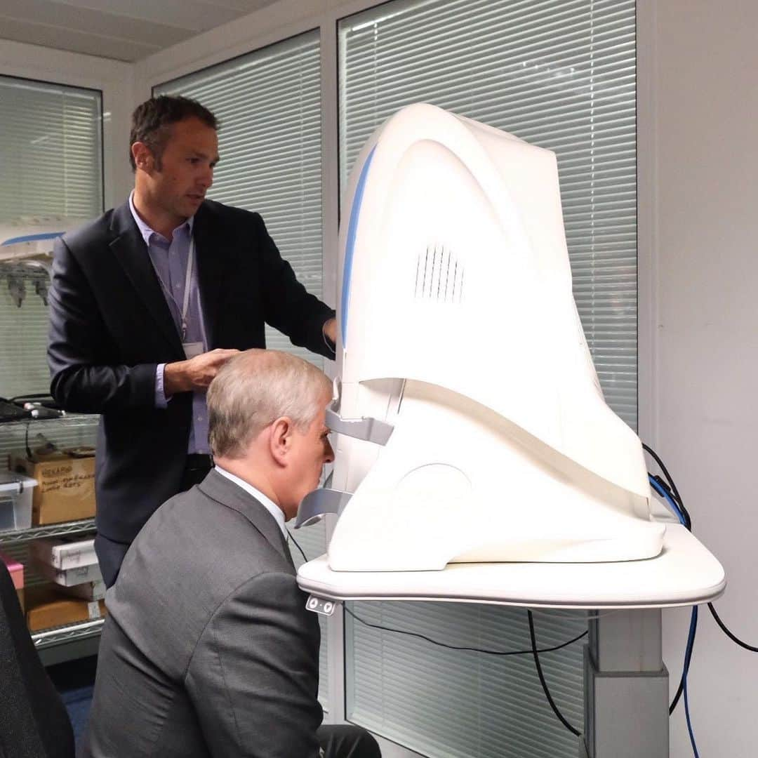 ロイヤル・ファミリーさんのインスタグラム写真 - (ロイヤル・ファミリーInstagram)「This week The Duke of York has been in Scotland where His Royal Highness had the opportunity to visit retinal imaging company Optos as they were presented with their third Queen’s Award for Enterprise.  HRH also toured Lindores Abbey Distillery - which is known as the spiritual home of whisky, and met entrepreneurs who are based at @HeriotWattUni’s new innovative GRID building. Find out more on @hrhthedukeofyork」7月4日 16時27分 - theroyalfamily