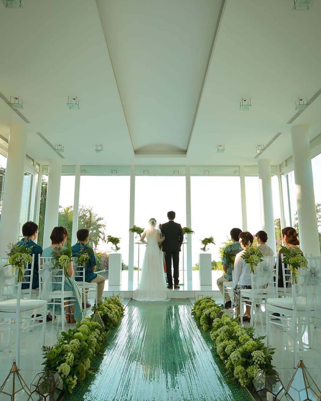 orb_weddingさんのインスタグラム写真 - (orb_weddingInstagram)「アヤナリゾート スパ&バリ🌴でのお式のご紹介♡ チャペルは"アスティナ" 美しい水の回廊に囲まれ、洗練された雰囲気のチャペル。 目の前は遮ることなく広がる雄大なインド洋は、非日常的で、一生に一度の最良の日にはとっておきの会場です☺️♡ . . #orbweddingreport -お問い合わせ--------------------------- ＠LINEからもお気軽にご連絡いただけます🙆‍♀️ 🆔@orb_wedding(@マーク含む) ☎︎ 0120-790-479 トップページのHPからもご覧くださいませ♡ ----------------------------------------- #アヤナリゾートスパバリ #アヤナリゾート#ayanaresort #ウェディングドレス #結婚式 #halfpenny #フォトウェディング#卒花嫁 #プレ花嫁 #日本中のプレ花嫁さんと繋がりたい #式場探し #ドレス探し #結婚式準備#運命の1着#パーティレポート #式場探しレポ #ドレス探しの旅 #結婚式準備のお手伝い #2019夏婚 #2019秋婚 #2019冬婚 #2019春婚#令和婚 #photooftheday #picoftheday #tagforlikes #follow」7月4日 16時33分 - dresses_bridal_counter