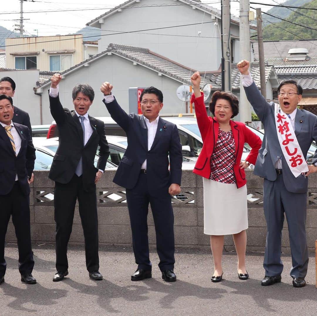平井卓也さんのインスタグラム写真 - (平井卓也Instagram)「全国区比例代表選挙を戦う木村義雄候補の出陣式に参加。 今回の選挙は、安定した政権の下で政治を前に動かすかどうか、が問われる選挙です。政策後回し、選挙目当てだけの野合候補に負けるわけには行きません。正々堂々と施策を訴えて参りますので、最後までどうぞよろしくお願い申し上げます。#平井卓也 #木村義雄 #自民党 #シェア希望」7月4日 16時37分 - hiratakuchan0125