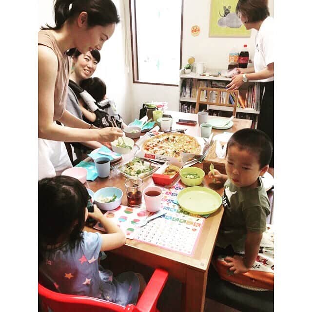 日高薫さんのインスタグラム写真 - (日高薫Instagram)「久々のブダイメンバー4人プラス子供たち集合であっこ宅へ😄💞 変わらず楽し過ぎてあっという間だったのでまた近々😘  #ブダイ #14組 #女の子ママ#2歳」7月4日 16時57分 - hidaka_kaoru_official