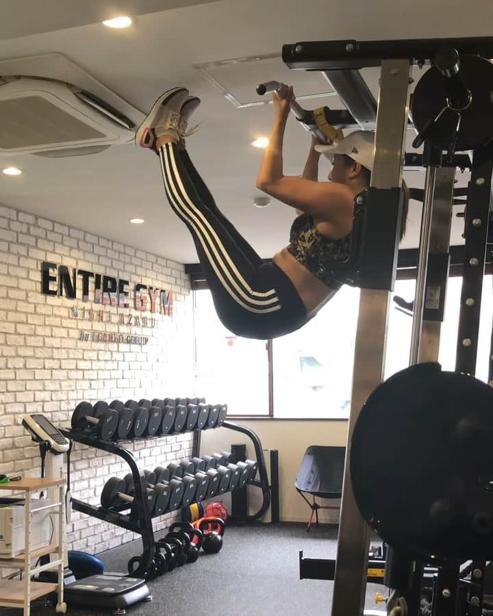 木村真野のインスタグラム：「#entiregym  #maya #mayasaya #egaodo #personaltrainer  #personaltraining #tokyo #nishiazabu #artisticswimmer  #artisticswimming  #swimmer #adidas  #adidastokyo #adidastwins #reebok  #newera #twins #bodymake  #笑顔道 #まやさや @entire.egaodo  @entire.gym  @adidas  @adidastokyo  @reebokjp  @maybelline  @newerajapan  @neweracap  @mayakimura5  @inoue.egaodo.entire  @egaodo_noborito  @egaodo1234  @egaodo.hideto.fukuda」