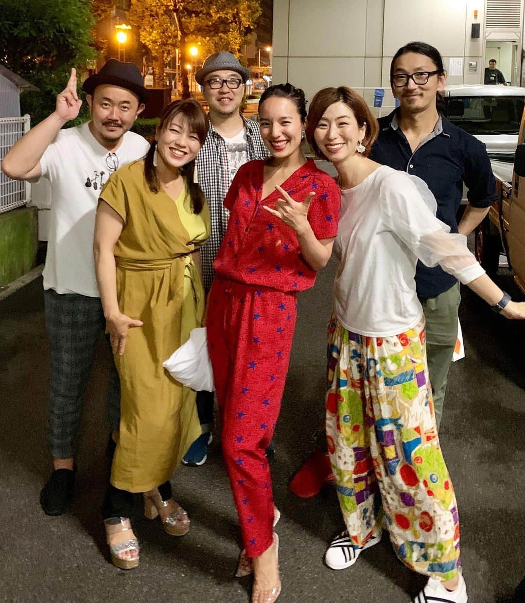 レイヤマダさんのインスタグラム写真 - (レイヤマダInstagram)「レイヤマダ×ジルデコ プラネタリウムライブ💫この日は、リハ 昼公演 物販 リハ ラジオ収録 夜公演 物販と、気づけばお昼すら食べていなかったゼェゼェな一日でした🤪💨でも楽しかった！ 嬉しい再会や新しい出逢いもありました。最後は全員で📸ありがとうございました！ #島根 #松江 #matsue #shimane #ライブ #live  #プラネタリウム #planetarium #ジルデコ #jilldecoyassociation #レイヤマダ #島根県 #親善大使 #松江市 #観光大使」7月4日 16時51分 - rayyamada_dayo