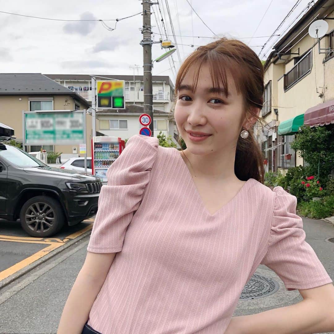 non-noさんのインスタグラム写真 - (non-noInstagram)「発売中の8月号「細見えデニム」の特集から、夏美のオフショット📸💕。いつも元気ななっつん、現場もパッと明るくなります🌻。誌面もぜひチェックしてみて👀。自分にぴったりのデニムがきっと見つかるはず‼️ #nonno  #nonno_magazine  #ノンノ #細見え　#デニム　#岡本夏美　#なっつん  @okamoto_natsumi」7月4日 16時52分 - nonno_magazine