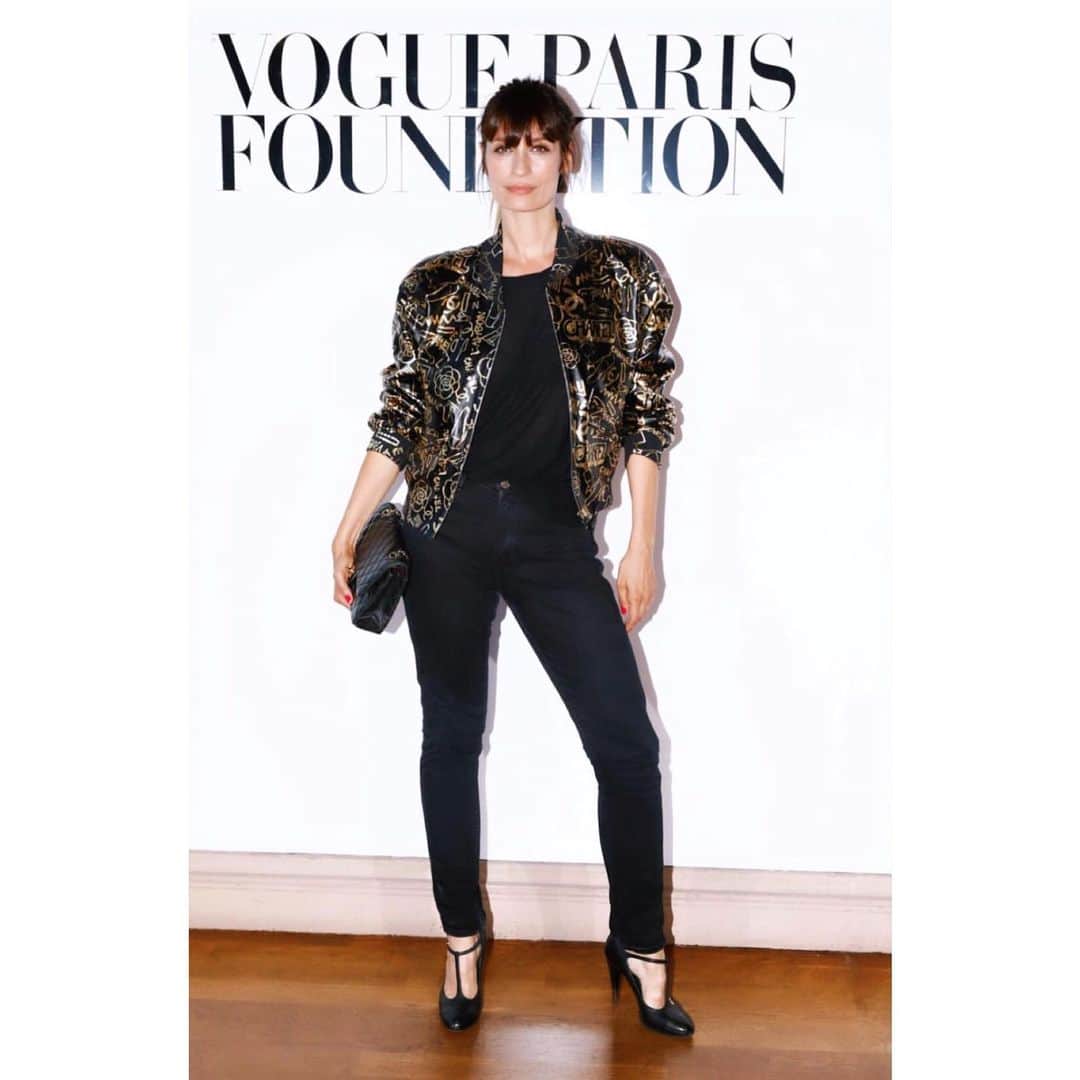 カロリーヌ・ド・メグレのインスタグラム：「#VogueParisFoundation Dinner Hmu @camilloumakeup」