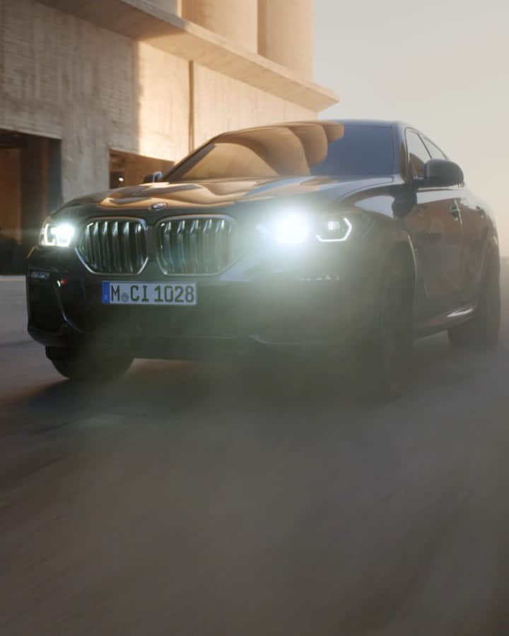 BMWのインスタグラム：「Head-turning and dominant. The all-new BMW X6. #TheX6 #BMW #X6 __ BMW X6 M50i: Fuel consumption in l/100 km (combined): 10.7 - 10.4. CO2 emissions in g/km (combined): 243 - 237. The values of fuel consumptions, CO2 emissions and energy consumptions shown were determined according to the European Regulation (EC) 715/2007 in the version applicable at the time of type approval. The figures refer to a vehicle with basic configuration in Germany and the range shown considers optional equipment and the different size of wheels and tires available on the selected model. The values of the vehicles are already based on the new WLTP regulation and are translated back into NEDC-equivalent values in order to ensure the comparison between the vehicles. [With respect to these vehicles, for vehicle related taxes or other duties based (at least inter alia) on CO2-emissions the CO2 values may differ to the values stated here.] The CO2 efficiency specifications are determined according to Directive 1999/94/EC and the European Regulation in its current version applicable. The values shown are based on the fuel consumption, CO2 values and energy consumptions according to the NEDC cycle for the classification. For further information about the official fuel consumption and the specific CO2 emission of new passenger cars can be taken out of the „handbook of fuel consumption, the CO2 emission and power consumption of new passenger cars“, which is available at all selling points and at https://www.dat.de/angebote/verlagsprodukte/leitfaden-kraftstoffverbrauch.html.」