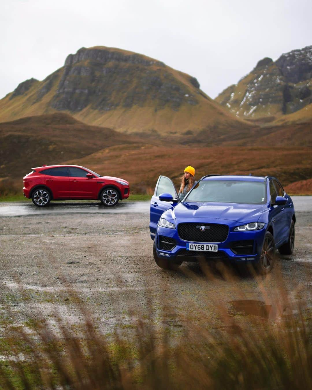 Jaguarさんのインスタグラム写真 - (JaguarInstagram)「Keeping it in the family.  #JaguarJourneys #Jaguar #EPACE #FPACE #AWD #Luxury #Compact #Performance #SUV #InstaDesign #InstaCar #CarsofInstagram #Scotland #UK」7月4日 17時15分 - jaguar