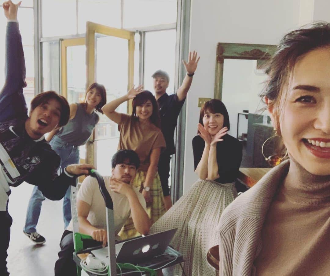 亀恭子のインスタグラム：「@barnyardstorm magazine . . . 気心知れたスタッフで撮影。 . . 秋冬モノ❤︎ デザイン、カラーセレクト、 そして裏切らない美パンツ…etc . ワクワクしました^ ^ . . #barnyardstorm magazine #2019fw #fashion #shooting #july」
