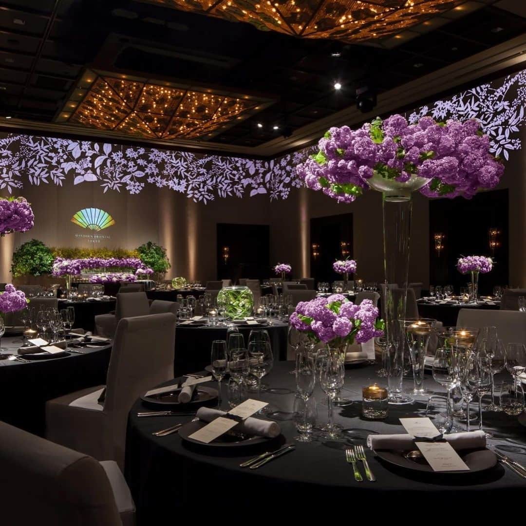 Mandarin Oriental, Tokyoさんのインスタグラム写真 - (Mandarin Oriental, TokyoInstagram)「【Weddings by Mandarin Oriental, Tokyo】 毎回好評のプレミアムウエディングフェアが7月15日（月・祝）に開催！  当日ご体験いただけるのは、3つのレストランがミシュランの星に輝く当館ならではのお料理、国内唯一の壁面360度に映し出されるビデオウォールシステム、そして四重奏が奏でる特別編成のチャペル生演奏。ぜひこの機会に「ウエディング by マンダリン オリエンタル 東京」をご体験ください🔔  ウエディングフェアの詳細、ご予約はこちら:  @motyo_wedding  #MandarinOrientalTokyo #MOtokyo #MOTYOwedding #WeddingsByMO #マンダリンオリエンタル東京 #ウエディングbyマンダリンオリエンタル #ウェディング #ウェディングドレス #ウェディングフォト #ホテルウェディング #ブライダルフェア #プレ花嫁 #Bridal #Bridalfair #花嫁 #wedding #weddingfair #ウェディングフェア #weddingdress #Weddingphotography #三井本館 #日本橋 #Nihonbashi #重要文化財 #披露宴 #weddingparty #結婚式準備 #結婚式」7月4日 17時21分 - mo_tokyo