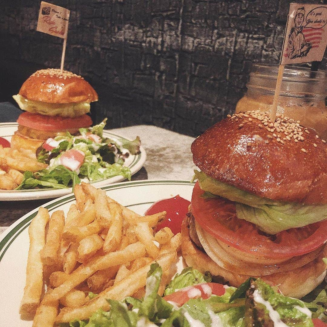 ungrid_maiさんのインスタグラム写真 - (ungrid_maiInstagram)「. LUNCH😋💓 . #goodtaste #hamburger #🍔 #like4likes #instalove #♡」7月4日 17時26分 - mai_fukumoto_