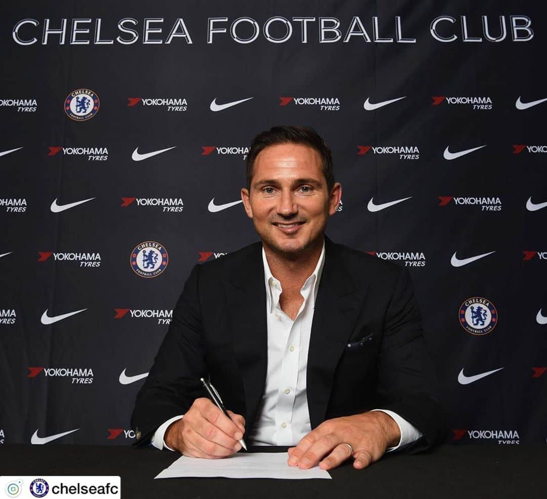 サッカーキングさんのインスタグラム写真 - (サッカーキングInstagram)「. Back in BLUE!! （2019.07.04） . 📷Photo from @chelseafc . ----------------- HE’S HOME! @FrankLampard is the new Chelsea head coach! ✍️ #WelcomeHomeFrank #CFC #Chelsea ----------------- . #ランパード #lampard #franklampard #新監督 #newmanager  #チェルシー #Chelsea #CFC #ChelseaFC #Blues #プレミアリーグ #PremierLeague #football #サッカーキング #⚽️ #サッカー」7月4日 17時44分 - soccerkingjp