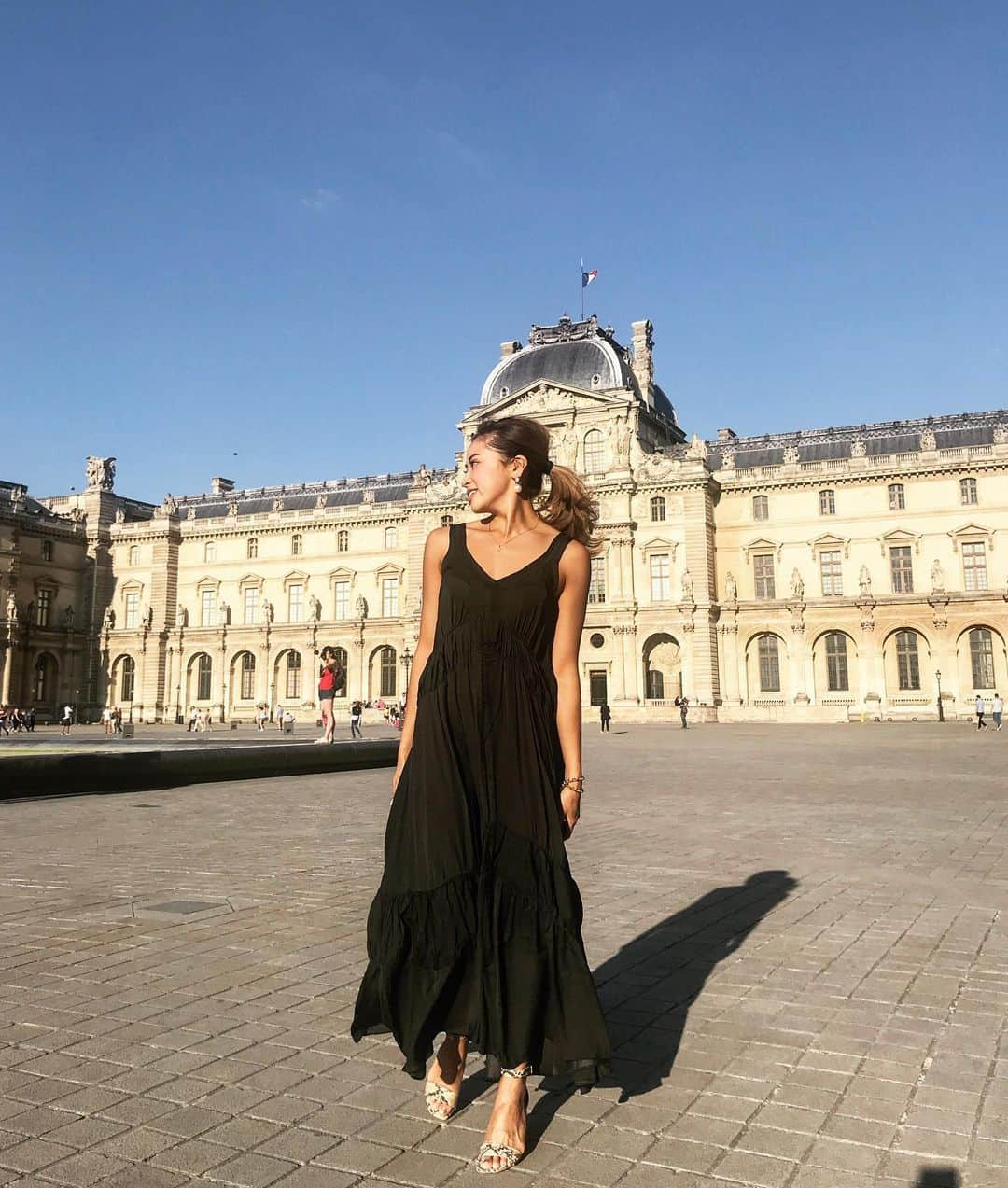 迫田里奈（りなぽよ）さんのインスタグラム写真 - (迫田里奈（りなぽよ）Instagram)「念願のParis🇫🇷 ルーヴル美術館での1枚📸♡ . @margot_japan  のワンピースが やっときれたから嬉しぃ👗💕 . . #ヨーロッパ#フランス#パリ#Paris」7月4日 17時46分 - rinapoyo.1129