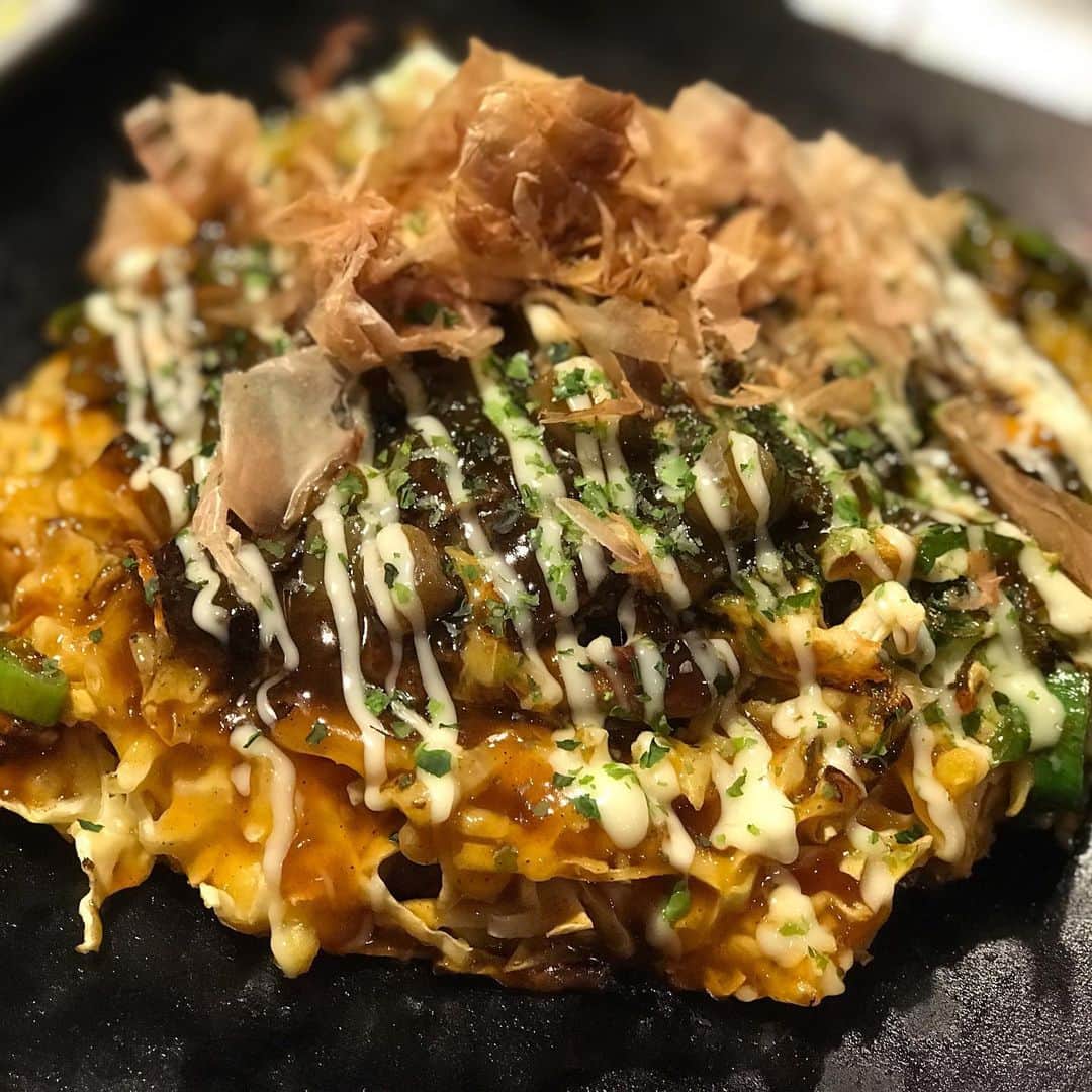 丸尾歩のインスタグラム：「看起来很好吃吧😋😋😋 有时候我感觉得到想吃日本的沙司酱。 然后这些张片的东西想吃起来了  我觉得真的我关西人哦😋😋😋 ソースが食べたいなぁ〜と 無性に思う時あるんだよね〜 調味料先行でその後、 浮かぶ粉物たち💕💕💕 自分、関西人やな〜としみじみ思う今日この頃😍😍😍😍😍 牛スジ入りとかやったら最高❣️❣️ おたふくソースが一番かな❣️❣️❣️ ＊ ＊ ＊  #関西人#ソース#粉物#お好み焼き#焼きそば#牛スジ#牛スジ煮込み#photo #ootd #model #模特 #モデル #china #japan #tokyo #中国 #日本 #japanesetgirl #instagood #love #instalove #instalike #life #8 #lucky #hope #followme #応援してね #ありがとう」