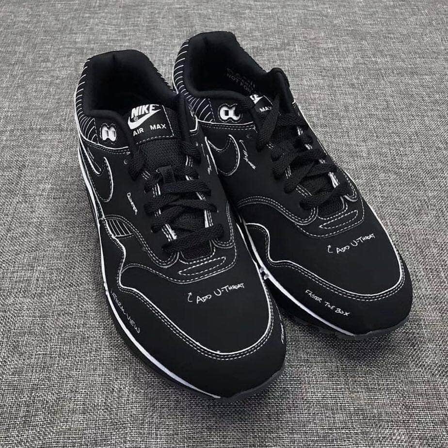 HYPEBEASTさんのインスタグラム写真 - (HYPEBEASTInstagram)「@hypebeastkicks: A new black iteration of the @nike Air Max 1 Tinker “Schematic” has emerged. It features detailed lines and scribbly labels that differ slightly from the previously seen white model, and the words “SAMPLE PROPERTY OF NIKE NOT FOR RESALE” stamped on the inside. Stay tuned for official notes regarding its release.  Photo: @spicychickenwings」7月4日 18時07分 - hypebeast