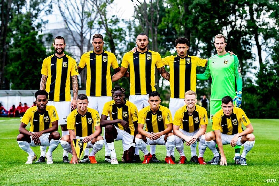 フィテッセさんのインスタグラム写真 - (フィテッセInstagram)「TEAM 💛🖤 ⠀⠀⠀⠀⠀⠀⠀⠀⠀ ⠀⠀⠀⠀⠀⠀⠀⠀⠀ ⠀⠀⠀⠀⠀⠀⠀⠀⠀ #Vitesse」7月4日 18時01分 - mijnvitesse