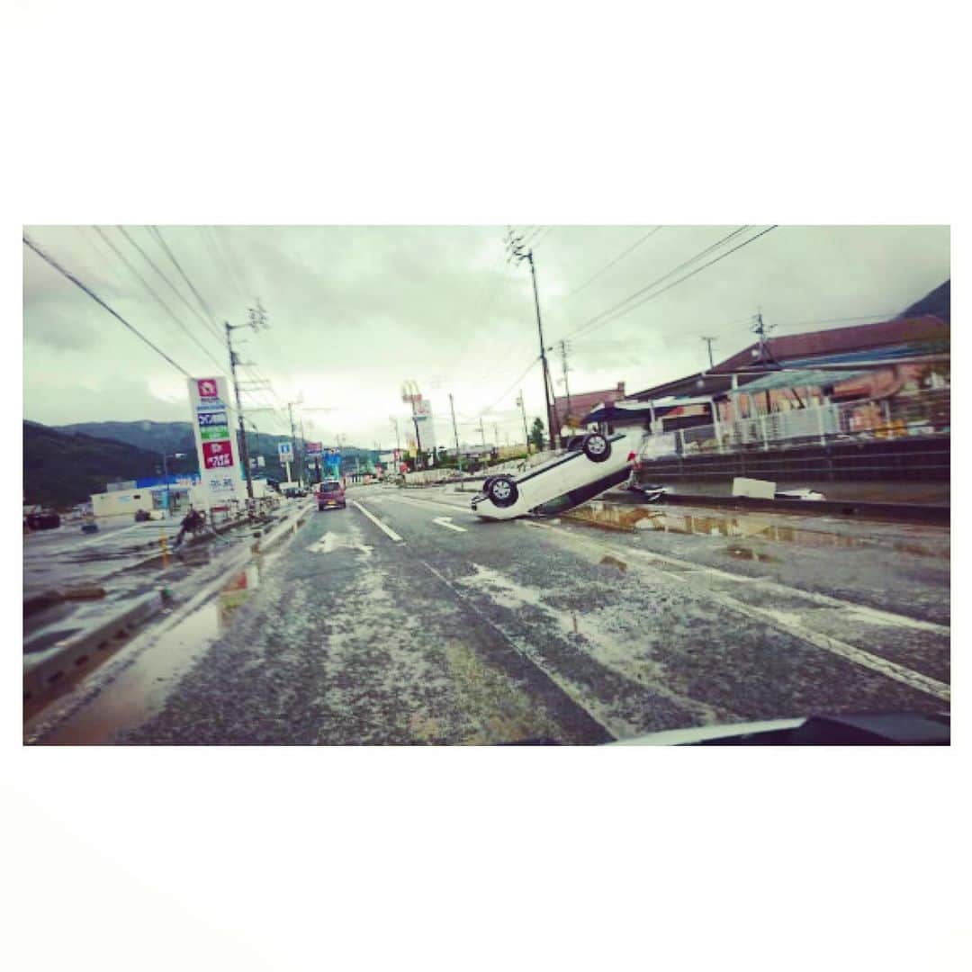 Caravanのインスタグラム：「7/7 (sun) は愛媛県大洲市へ。  長年、Caravanスタッフであり  大切な友人でもある  増田ノリオが発起人を務める  OZU RIVERSIDE FESTIVALへ。  昨年 大変な被害を受けた大洲市。  あれから一年が経ちます。  どうか笑顔 溢れる一日となりますように。  晴れたらいいね。  七夕。入場無料。  Caravan出演は16:15頃。  皆さま是非！」