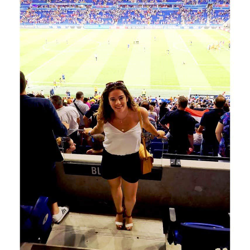 ユナ・デュフネさんのインスタグラム写真 - (ユナ・デュフネInstagram)「1/2 finales de la Coupe du Monde Féminine ⚽️ Congratulations Netherlands 🇳🇱 😁 . . . #WordCup #Women #GroupamaStadium #Lyon #Football #Netherlands #Sweden #Final #Supporter #Mascotte #FIFA #FFF #France2019 #WC19」7月4日 18時20分 - youna_d