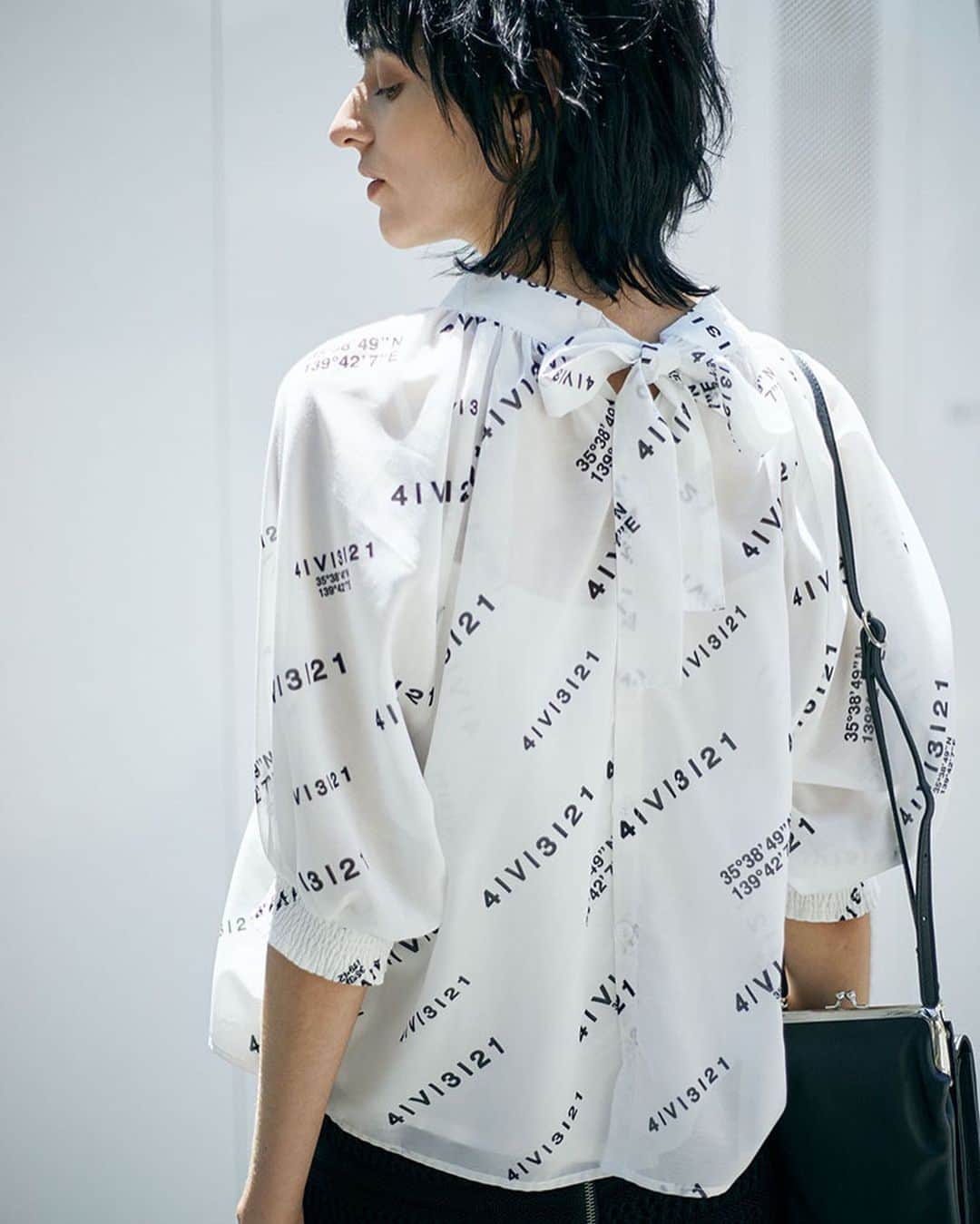 のインスタグラム：「07.05(fri)12:00 AMERI PASSCODE GATHER BLOUSE will be released by online. . #ameri #amerivintage #shopping #fashion #japan #logo」
