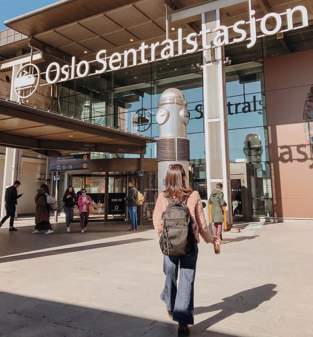 タビジョのインスタグラム：「こんばんは😊 本日は「タビジョレポートin北欧周遊」の「タビジョマガジン」を公開✨ ＊＊＊＊＊＊ @happy_misae さん ✈️2019/4/10～4/18 「ヨーロッパが身近に！ユーレイルパス&ユースホステルでお得に北欧を周遊する「旅技」を学ぼう♪」 📍お得にヨーロッパを巡るのにぴったり✨なユーレイルパスをご存知ですか？ それぞれの旅のスタイルに合わせて賢くパスを使いこなせば、鉄道も楽々🚃✨ 📍ユースホステルって実際どうなの⁉️みんなの疑問を解決😆✨ ＊＊＊＊＊＊ 今回は、北欧『デンマーク』『ノルウェー』『スウェーデン』『フィンランド』の4カ国を巡る『ユーレイル・スカンジナビアパス』の旅をお届けします😆ユーレイルパスを利用すると列車だけでなく船だってお得に乗ることができちゃうんです✨お得&便利なパスを味方につける「旅技」を学んで、ヨーロッパ旅行にでかけませんか？ ＊＊＊＊＊＊ 詳細はアカウント🔝のURLから チェックしてください😊 @tabi_jyo ＊＊＊＊＊＊ #タビジョ #タビジョレポーター #タビジョと繋がりたい  #ユーレイル #Eurail」