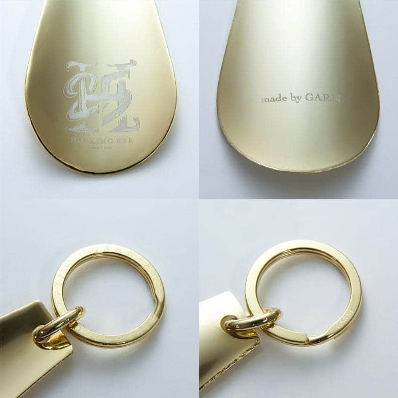 磯部正文さんのインスタグラム写真 - (磯部正文Instagram)「HUSKING BEE × GARNI コラボ “Shoehorn Key ring”  親交の深いGARNIとのコラボアイテム”Shoehorn Key ring”  サイズ感・素材など こだわりの靴ベラモチーフのKey ring  25周年ロゴをベースに”GARNI”のシンプルかつ細かなデザインが秀逸なアイテム  明日のFEVER公演から販売します☆ 【価格】 3,500円 【サイズ】9cm×4cm（靴ベラのみ） 　12.3cm×4cm(2重カン込みの全長×幅) 　3cm×3cm(2重カンのみ) 【素　材】2重カン…ステンレス / その他…真鍮 【メッキ】銀色…ロジウムメッキ / 金色…ゴールドメッキ」7月4日 18時38分 - masafumiisobe