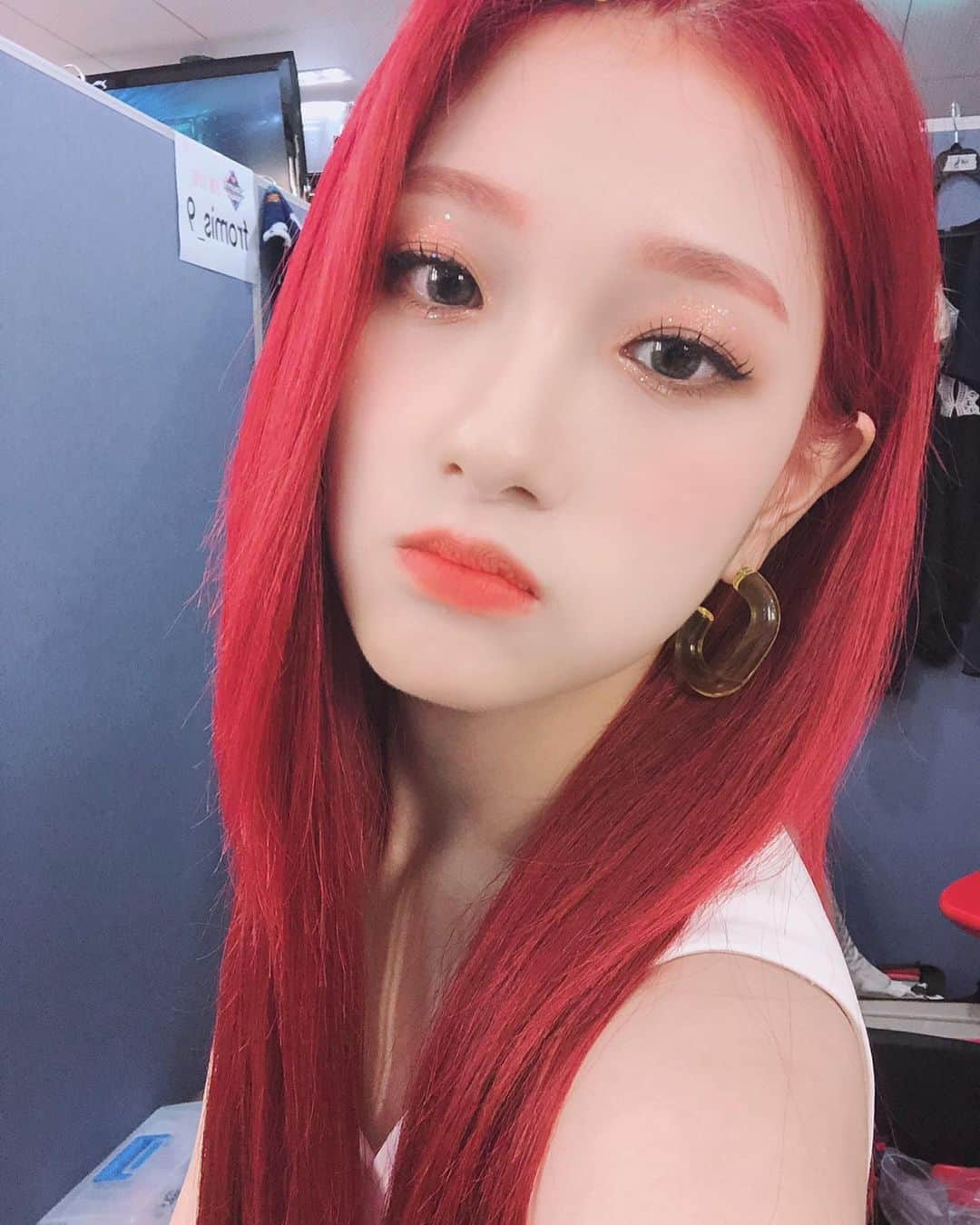 Mnetさんのインスタグラム写真 - (MnetInstagram)「⠀ 플로버를 위한 셀카 선물✌ ⠀ #서연 #로라 #🧜🏻」7月4日 18時58分 - officialfromis_9