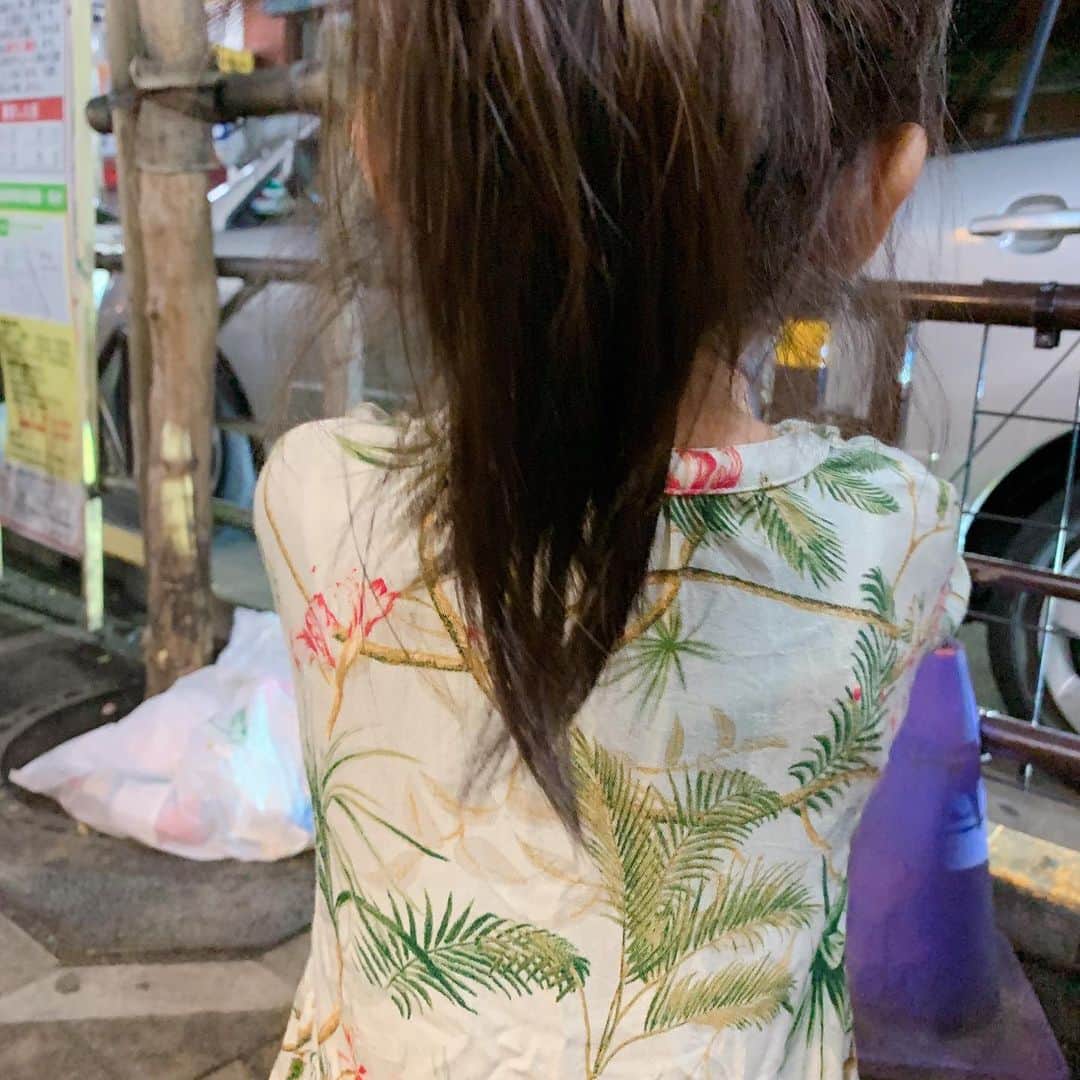 小田切恵子さんのインスタグラム写真 - (小田切恵子Instagram)「・ 焼肉→→→タピオカ🦌 ・ #koniさん初タピオカ #後ろ向かれた😂」7月5日 0時24分 - keikoodagiri101