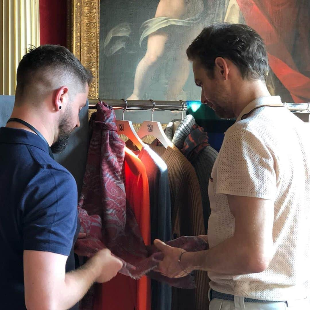 Johnstonsさんのインスタグラム写真 - (JohnstonsInstagram)「Honoured to be part of the @britishmens_pressday at @spencer.house earlier this week. We presented our AW19/20 men’s collection alongside British luxury brands: @ettinger.london  @edwardgreen1890  @muloshoes  @emmawillislondon  @josephcheaney  @tomsmarte  @barnard_and_westwood  @pol_roger  @hildonwater  @florislondon  @drharrislondon  @aquascutum  @seaward_and_stearn  @iffleyroadrunningwear  @tateossianlondon  #britishmenspressday19 #britishluxury #britishfashion #britishmenswear #luxury #pressday #scottishfashion」7月4日 19時02分 - johnstonsofelgin