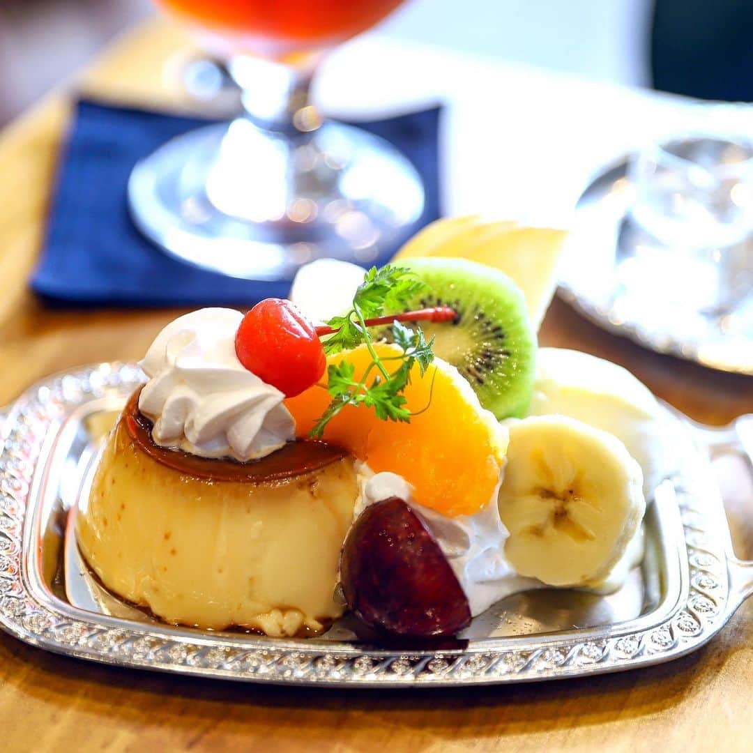 きょん。さんのインスタグラム写真 - (きょん。Instagram)「. .  喫茶シフク @kissa.shifuku  令和元年5月1日、 上新庄にて生まれた 至福の喫茶室。  銀皿と シンプルプリンの 光景はよく見かけるけれど、 ア・ラ・モードは 初めまして。  素晴らしい マッチング。  #喫茶シフク #coffee#osaka」7月4日 19時09分 - kyon_tokiiro