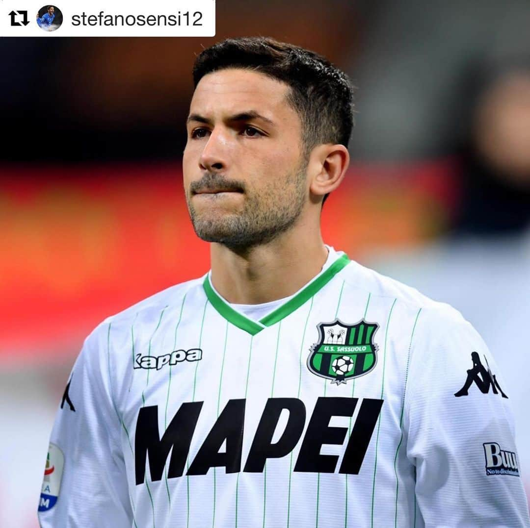 USサッスオーロ・カルチョさんのインスタグラム写真 - (USサッスオーロ・カルチョInstagram)「Le parole con cui @stefanosensi12 saluta il Sassuolo e i tifosi neroverdi 🖤💚🖤💚 ・・・ «Grazie. Perché siete stati una famiglia. Non solo un club o una squadra. Perché mi avete dato una grande chance. E mi avete fatto crescere, sbagliare, imparare e così per decine di volte.  Grazie a tutti coloro che mi hanno detto e dato qualcosa. Il presidente. L’ad. I responsabili dell’area sportiva. Gli allenatori. I miei compagni. E poi medici, magazzinieri, e chi mi ha sempre protetto e aiutato. E magari rimproverato. È servito tutto. E poi grazie alla gente, ai tifosi, ad un popolo che ha orgoglio e dignità.  Grazie #Sassuolo. Per sempre uno di voi ⚫💚» ・・・ #ForzaSasol #Repost #StefanoSensi #SassuoloCalcio #SerieATIM」7月4日 19時16分 - sassuolocalcio