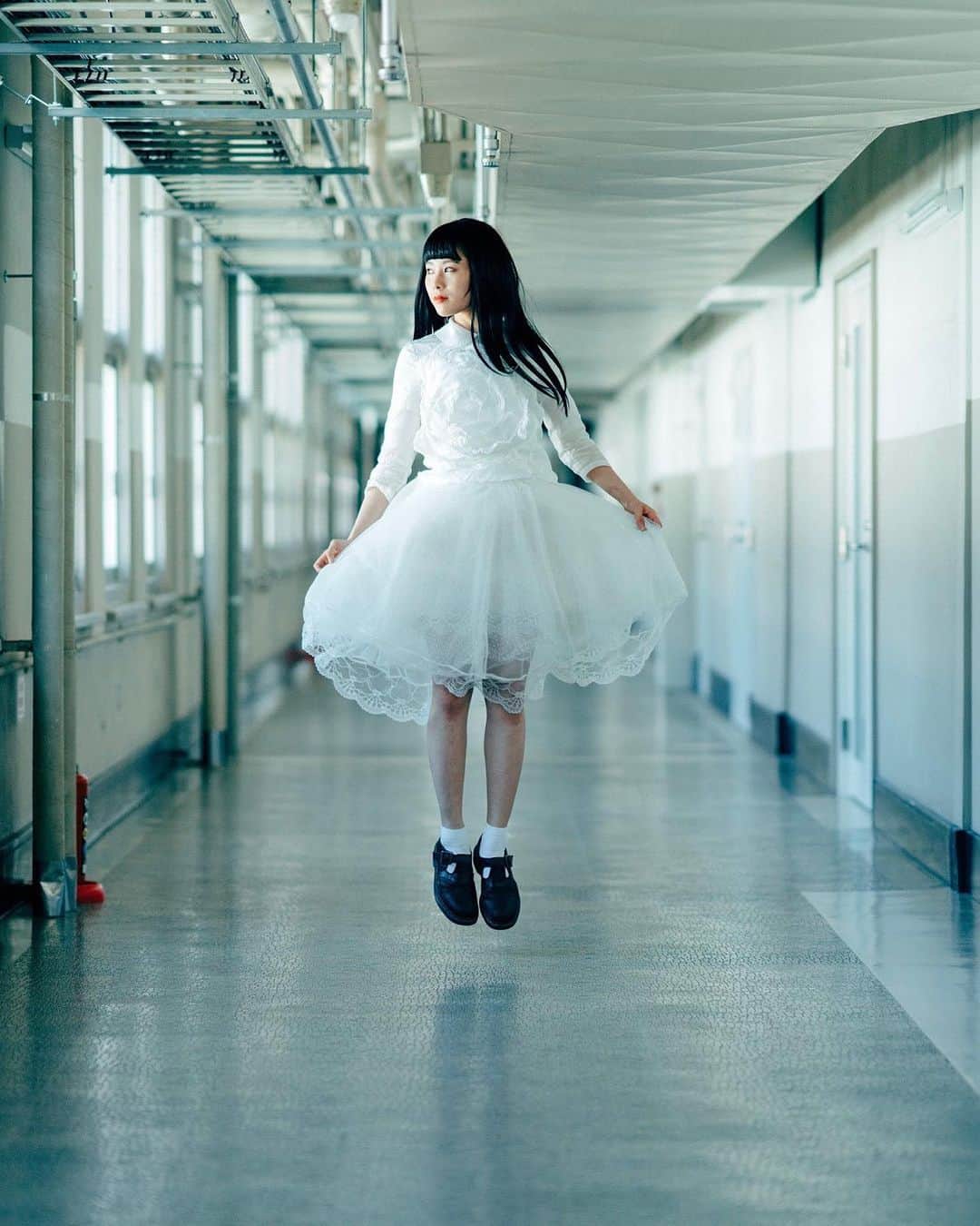 haraoのインスタグラム：「. . . fly me . . . #GPW_members_only #ポートレート部 #被写体募集中」