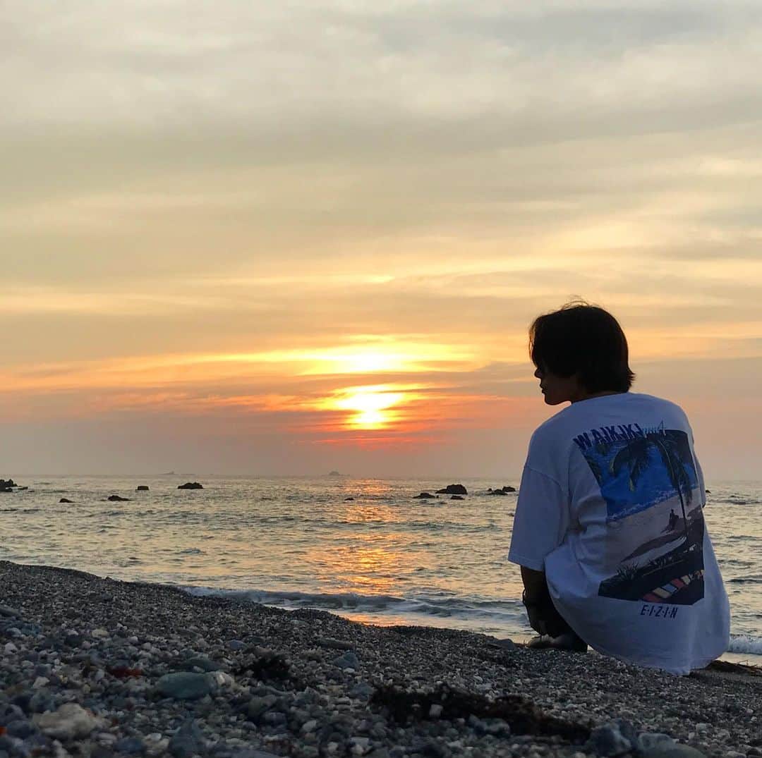 花沢将人のインスタグラム：「🌊」
