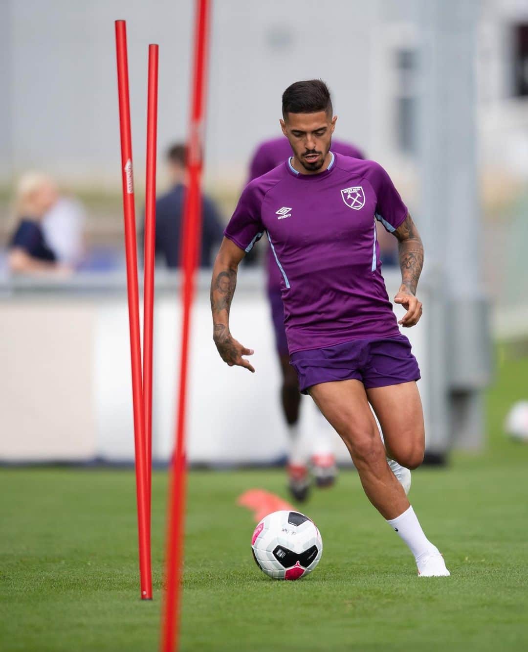 マヌエル・ランシニのインスタグラム：「Vamos con todo 💪🏼⚒」
