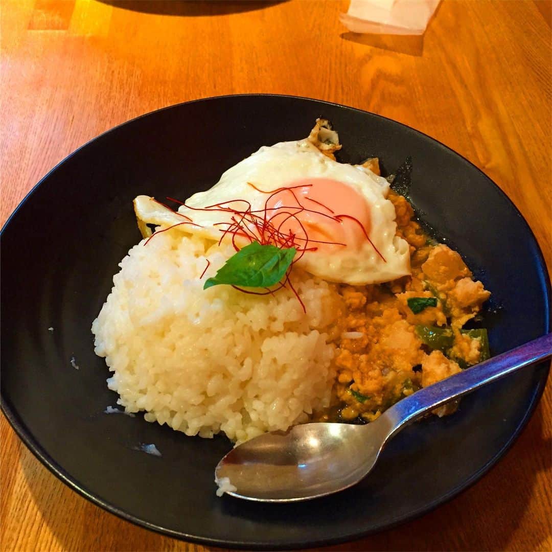 加藤賢崇さんのインスタグラム写真 - (加藤賢崇Instagram)「こないだ下北沢モナレコードで食べたガパオライス。#いかにもインスタぽい」7月4日 20時09分 - kenso1978