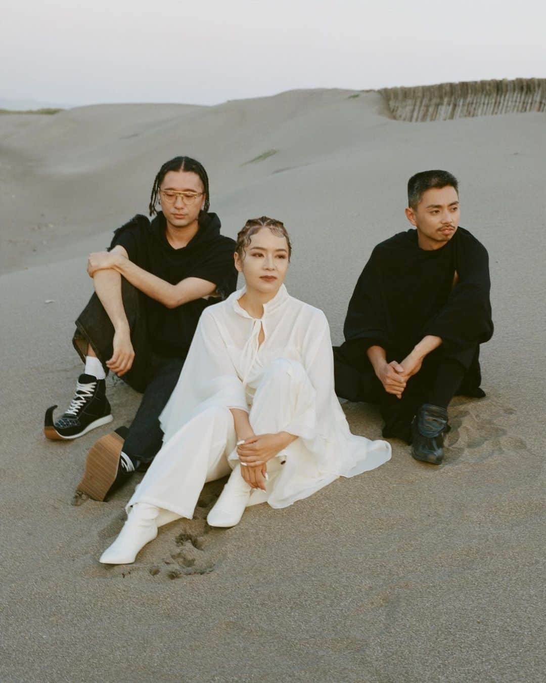 ZEN-LA-ROCKのインスタグラム：「アルバムまで1週間を切り色々発表してます‼️‼️‼️ . ◆7/10にはFREE LIVE in 渋谷🥺 ◆7/15にはJ-WAVE3時間特番😳 ◆それに伴いお便り募集！！！ ◆各販売店で特典満載😙 ◆今週末は福井🎤 ◆詳しくはストーリーにて！！！ ◆更にまだまだ満載😎  皆様宜しくで御座います！！！ . . . #fncy #zenlarock #鎮座dopeness #grina」