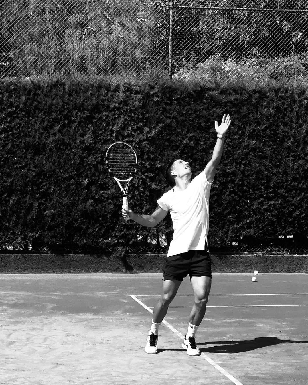 ボージャン・クルキッチさんのインスタグラム写真 - (ボージャン・クルキッチInstagram)「Siempre disfrutando de las clases de tenis con Helmut en @clubbonasport, pero no todos los días se tiene el lujo de aprender de una leyenda como Manolo Orantes. 🙌🏻🎾 Always enjoy my tennis classes with Helmut from @clubbonasport but it's not every day that you get to learn from a legend like Manolo Orantes.  #tennis #tennistraining」7月4日 20時20分 - bokrkic