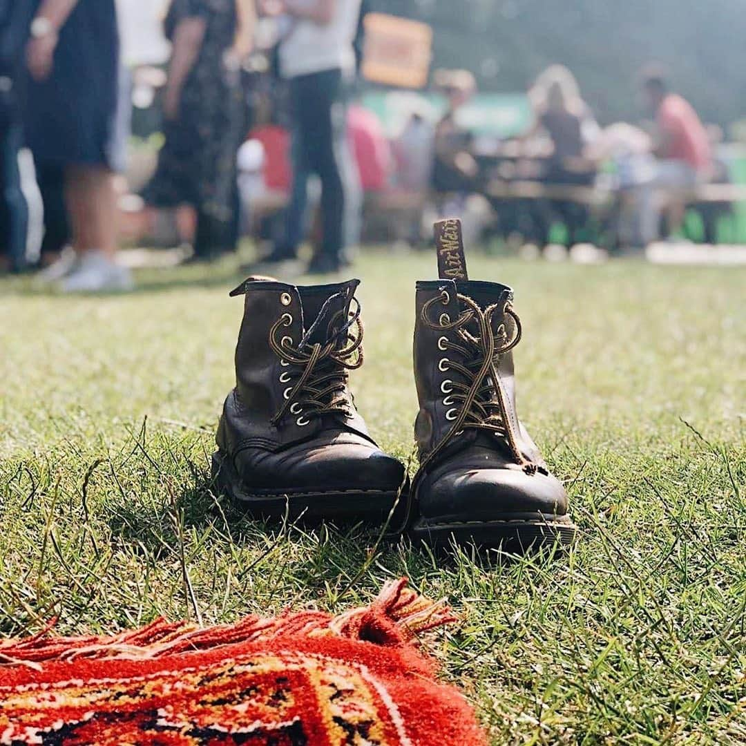 ドクターマーチンさんのインスタグラム写真 - (ドクターマーチンInstagram)「Lace up and get stuck right in. Festival season is in full swing.」7月4日 20時24分 - drmartensofficial