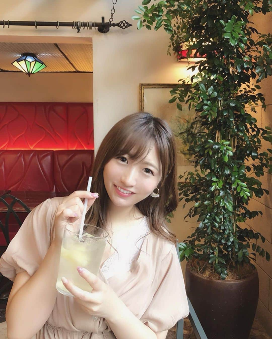 新矢皐月さんのインスタグラム写真 - (新矢皐月Instagram)「♡ ♡ ------------------------------ 🍽カフェ ラ・ボエム新宿御苑 新宿区新宿1-1-7 ------------------------------ . 『君の名は。』で瀧くんがバイトする イタリア料理店のモデルカフェ🍰 . . りなしゃんとこの前 思いつきで行ってきました！ . 調べてみると 失恋ショコラティエでも 使われてたそうですね？？ . . 料理も美味しかったー！！ しらすのパスタもたべれた！ しらすたべれた！！！！！ . . 何パスタすきですか？？？ . . #聖地巡礼 #君の名は聖地  #カフェラボエム #laboheme . #ロケ地巡り  #新宿御苑前 #新宿御苑前カフェ  #新宿カフェ #新宿グルメ  #カフェ巡り #tokyo #shinjuku  #shinjukutokyo #japanesegirl  #followmeto #followforfollowback #フォロー大歓迎 #いいねした人で気になった人フォロー #被写体」7月4日 20時36分 - araya_satsuki