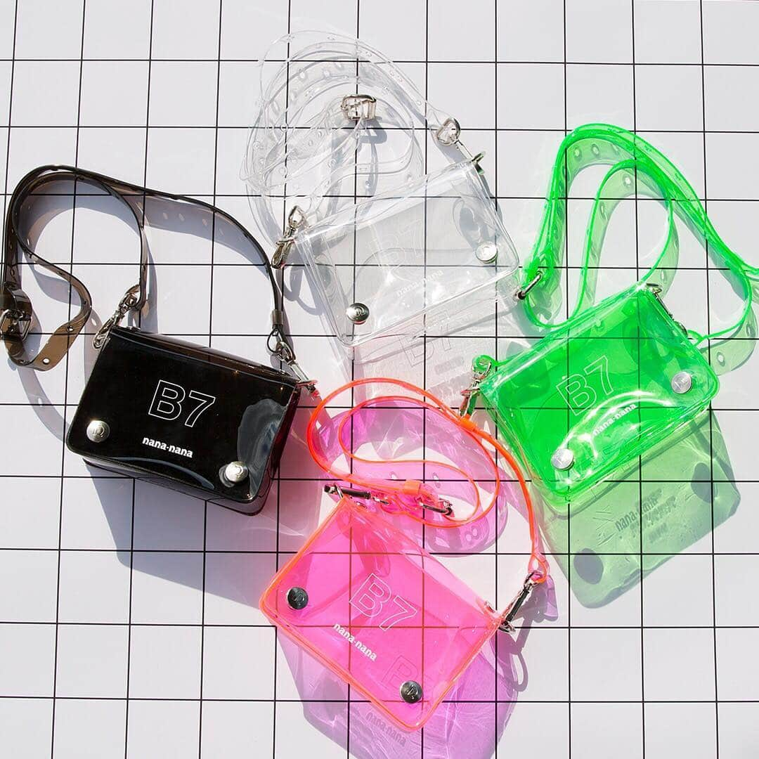 ビームスさんのインスタグラム写真 - (ビームスInstagram)「"Colorful Clear Bags" by nana-nana ! ・ 7.12 Fri. - 21Sun. モアバリエーションイベントを「ビームス ジャパン」3Fにて開催。 用紙寸法A4〜A6、B6～B7サイズのバッグやモバイルグッズなどがカラー豊富に揃います。 "More Variation" Event will be held at BEAMS JAPAN(Shinjuku) 3F. Paper size bags A4,A5,A6,B6,B7, Mobile Goods, Many colors ! ・ @beams_japan ・ @beams_women #nananana #bag #paper #mobile #shinjuku #新宿」7月4日 20時30分 - beams_official