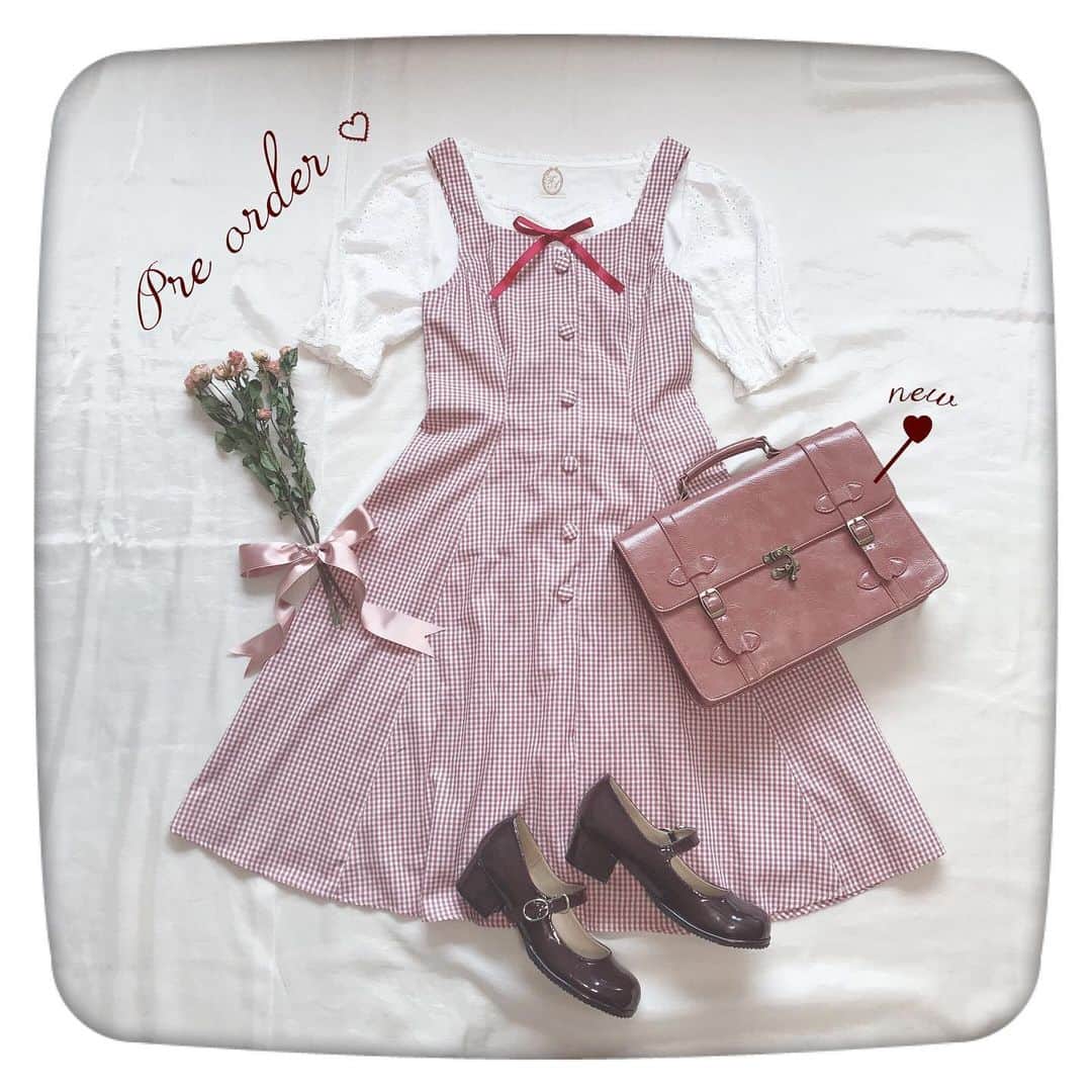 F i.n.t_officialさんのインスタグラム写真 - (F i.n.t_officialInstagram)「.﻿﻿﻿ ﻿﻿﻿﻿﻿﻿﻿﻿﻿ ﻿﻿﻿﻿﻿﻿﻿﻿﻿ ＼🎀 Pre Order 🎀／﻿﻿﻿﻿﻿﻿﻿ 2019Autumn & Winter Collection ﻿﻿ ※7/12(fri)11:59 〆切﻿﻿﻿ ﻿﻿﻿ ﻿ ﻿﻿大人気のサッチェルバッグに﻿ キュートなミニサイズが登場です…❤︎﻿ ﻿ ﻿ ❁︎ 【ご予約】トランク風サッチェルバッグ/F i.n.t﻿ pink brown / brown / black﻿﻿ ¥8,640(tax in)﻿﻿﻿﻿﻿ ﻿﻿﻿ ❁︎ 【ご予約】トランク風ミニサッチェルバッグ/F i.n.t﻿ pink brown / brown / black﻿﻿ ¥8,208(tax in)﻿﻿﻿﻿﻿ ﻿ ﻿﻿ ¨¨¨¨¨¨¨¨¨¨¨¨¨¨¨¨¨¨¨¨¨¨¨¨¨¨¨¨¨﻿﻿﻿﻿ 🌻YouTube新作動画更新しました🌻﻿﻿ ﻿﻿﻿﻿ ❁︎『夏のおすすめ‶双子コーデ2選"』﻿﻿﻿﻿ ﻿﻿﻿﻿ TOPのURLから是非ご覧ください❤︎﻿﻿﻿﻿ ➡︎(@fint_angelus_staff )﻿﻿﻿﻿ ﻿﻿﻿﻿ ¨¨¨¨¨¨¨¨¨¨¨¨¨¨¨¨¨¨¨¨¨¨¨¨¨¨¨¨¨﻿﻿﻿﻿ ﻿﻿﻿﻿ ﻿ #fint #ananotherangelus #フィント #アンジェラス  #fashion #retro #cordinate #code #tgm #natural  #レトロ #プレオーダー #バッグ #bag #vintage #夏コーデ ﻿﻿ ﻿﻿﻿」7月4日 20時44分 - fi.n.t_official