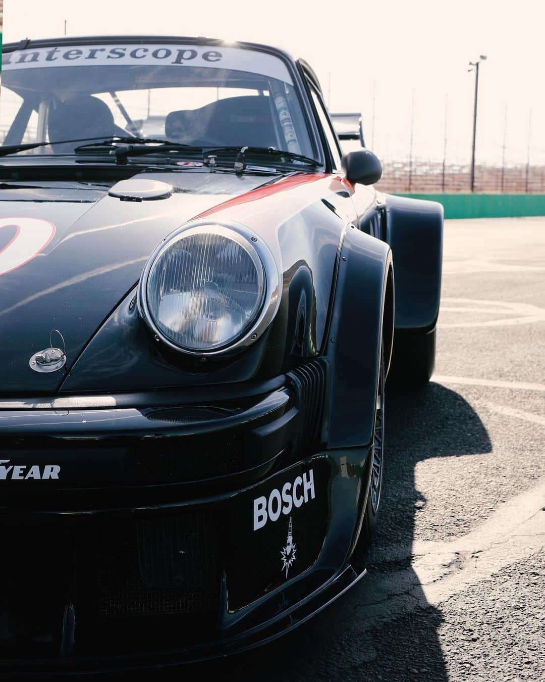 Porscheさんのインスタグラム写真 - (PorscheInstagram)「The #PorscheTop5 is back! We’d like to celebrate the American Independence Day with a bonus episode: Porsche works driver Patrick Long (@plmotorsport) takes you on a journey through some of the most iconic American models from Porsche. #Porsche」7月4日 20時50分 - porsche