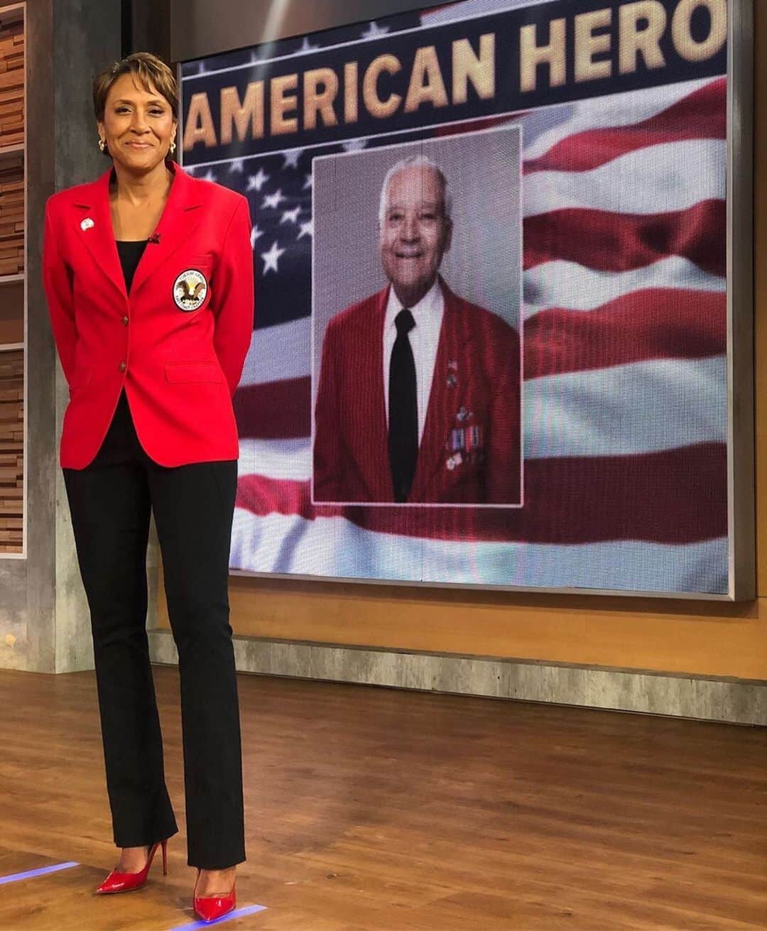 Good Morning Americaさんのインスタグラム写真 - (Good Morning AmericaInstagram)「#repost @robinrobertsgma ・・・ Delighted to share Col. Charles McGee’s story this morn on @goodmorningamerica. He was a proud member of the Tuskegee Airmen just like my father. Col McGee is 99 years young! He has an appropriate message for all on this #independenceday. Sweet Amber & I wish you and your loved ones a safe and #HappyFourth. 🇺🇸❤️」7月4日 20時55分 - goodmorningamerica