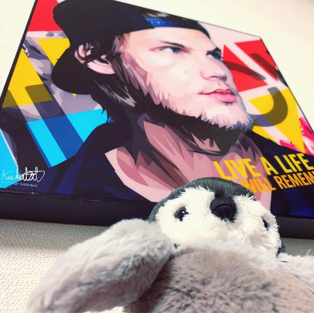 鯖さんのインスタグラム写真 - (鯖Instagram)「Aviciiのアートパネルが家に来た！！！🌋🌋🌋🌋🌋🌋🌋🌋🌋🌋🌋」7月4日 21時11分 - saba_10200