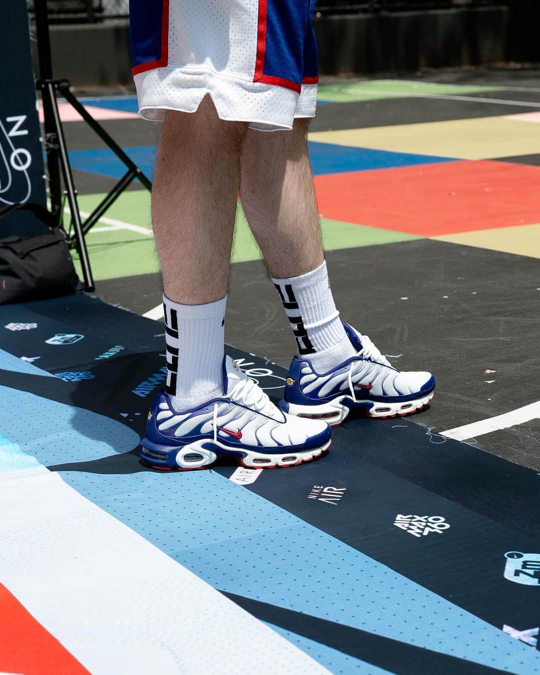 Foot Lockerさんのインスタグラム写真 - (Foot LockerInstagram)「RED + WHITE + BLUE. #BecauseSneakers #DiscoverYourAir Tap to Shop!」7月4日 21時12分 - footlocker