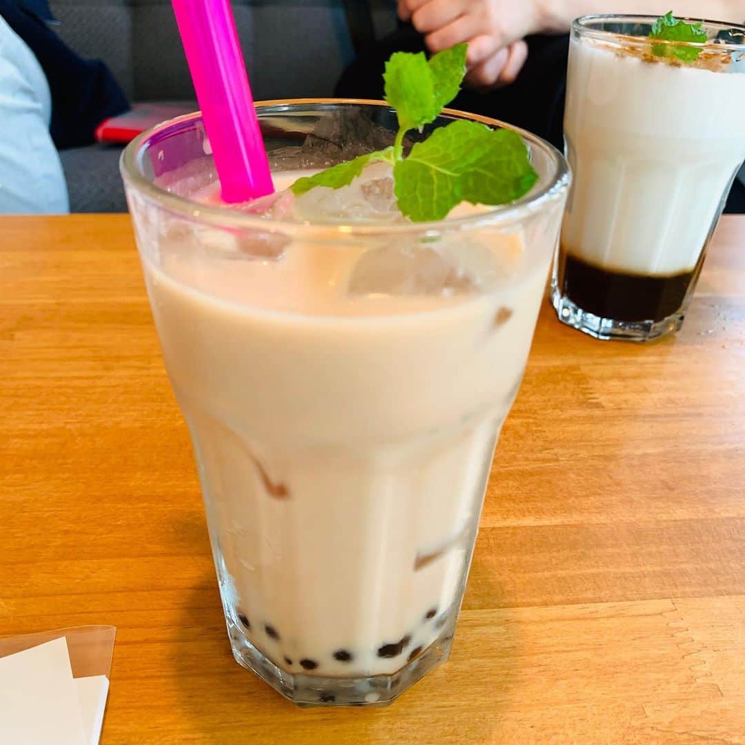 サトウヒロコさんのインスタグラム写真 - (サトウヒロコInstagram)「☕️ おもちゃのまちcafe TERRASTで打ち合わせ。 中学の時の先輩のお店です。 ・ サービスでパンケーキ出してくれた🥞 おしゃんで美味しくてパイセンまじすげっす！ ・ #サトウヒロコ #HirokoSato #TERRAST #おもちゃのまち #cafe #獨協医科大学前 #いんすたばえ  #タピオカ #栃木タピオカ #パンケーキ #like4like #followme #instagood」7月4日 21時15分 - satohiroko1208