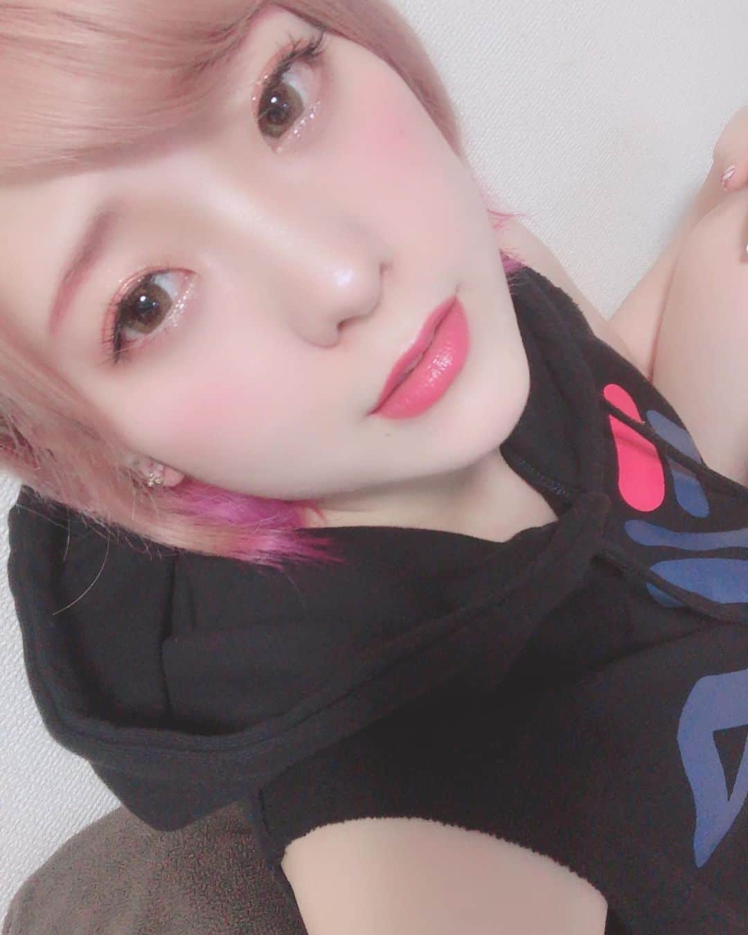 のインスタグラム：「. . ハイアングル  ところで今日の動画見てくれた？  #gyda#fila」
