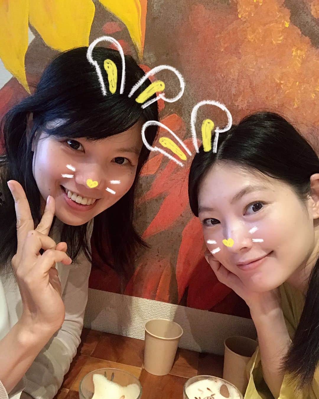 森貴美子さんのインスタグラム写真 - (森貴美子Instagram)「お姉ちゃんみたいな年上のお友達が多く良くしてもらってる私ですが、この人が実のお姉ちゃん👯‍♀️ 年子だから双子のように育ちました。 似てる？？ 👨‍👩‍👧‍👧👨‍👩‍👧‍👧👨‍👩‍👧‍👧 ・ ・ ・ #お姉ちゃん #年子 #似てる？ #일본모델  #친언니 #よく私が姉に間違えられる」7月4日 21時33分 - morikimi_morikimi