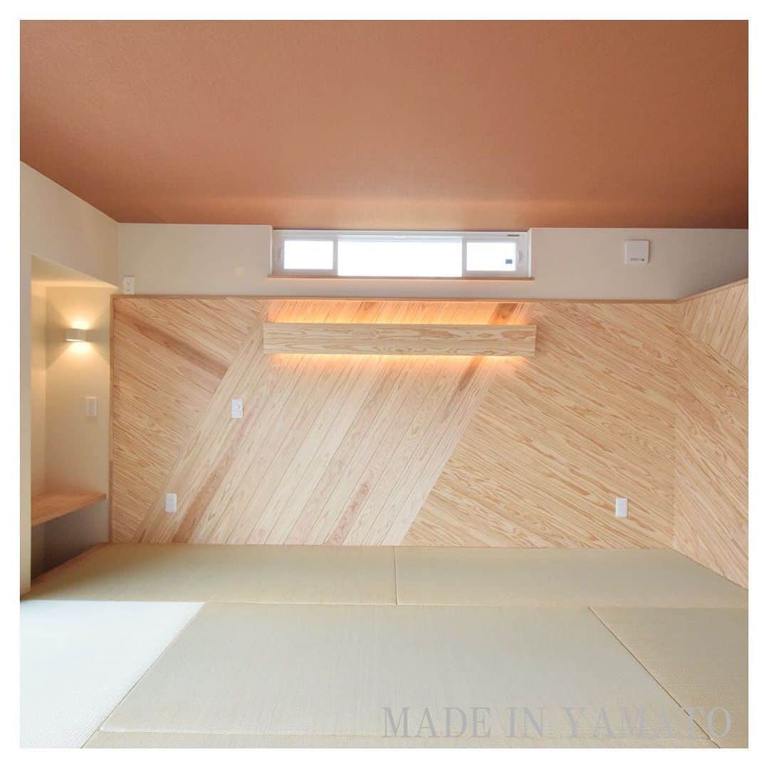 YAMATOの家さんのインスタグラム写真 - (YAMATOの家Instagram)「. . おやすみなさい。 我が家はお布団でゴロリ♪ こういう時には畳が気持ちいい。 壁も無垢板で仕上げてもらった♪ . MADE IN YAMATO MADE IN YAMATO . . #yamatoの家 #寝室 #畳 #マイホーム記録 #御殿場 #小山町 #設計事務所 #マイホーム #注文住宅 #デザイン #新築 #家 #インテリア #住宅 #建築 #ナチュラル #設計士 #設計士とつくる家 #おやすみなさい #布団 #tatami #bedroom #goodnight」7月4日 21時35分 - yamato_house