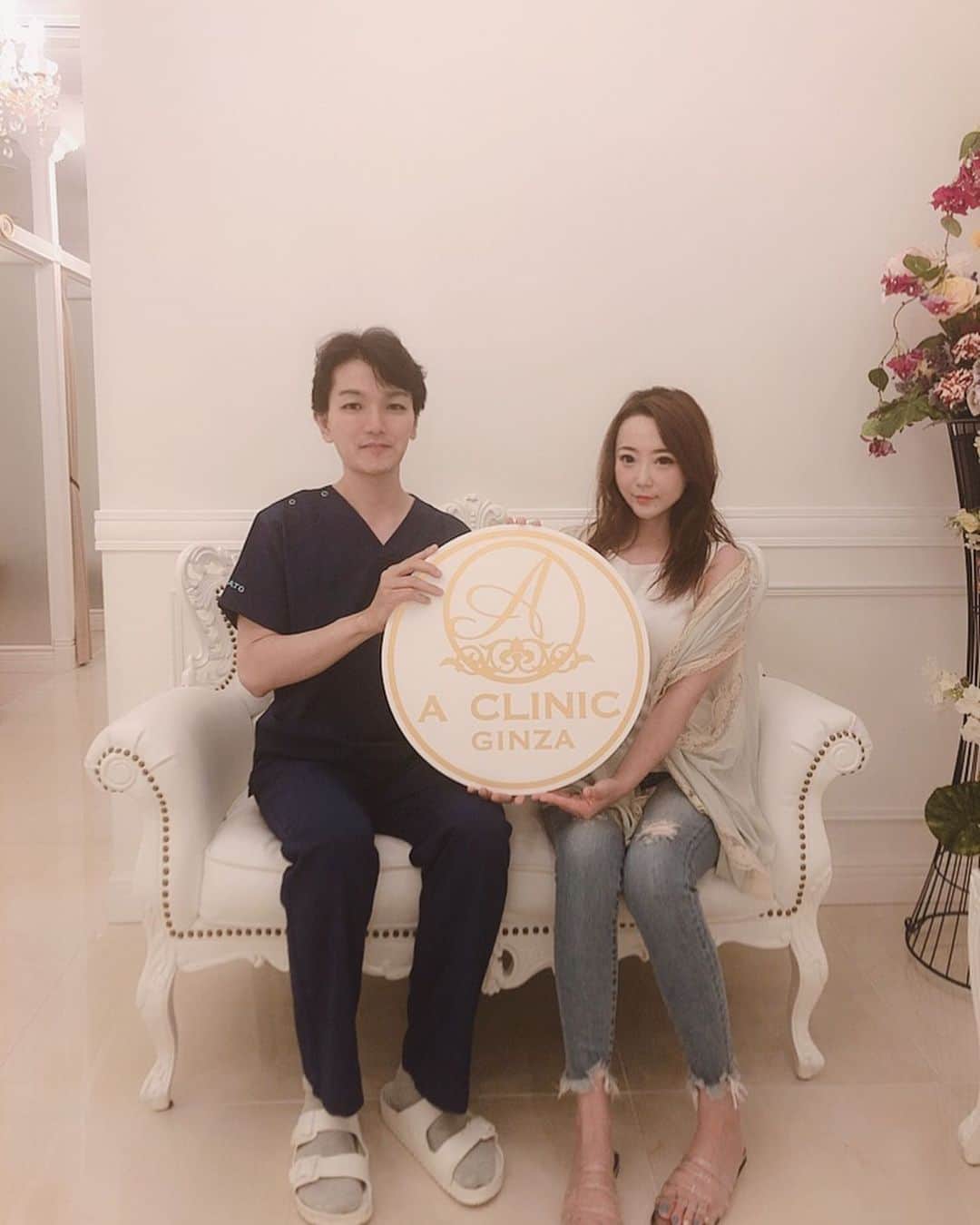 のインスタグラム：「@a_clinic_ginza さんで #エースレッド の経過を診てもらってきました💕 こうやってメンテナンスしてくれるのって嬉しいですよね😆 @dr.sato_reiji さん今日もありがとうございました！ #エークリニック #エースレッド #aスレッド #ハイフ」