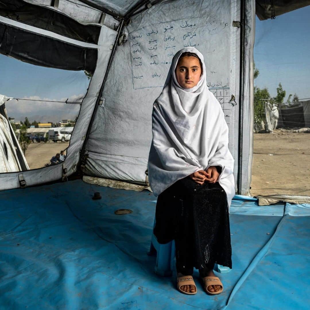 unicefさんのインスタグラム写真 - (unicefInstagram)「“Our school was burned, destroyed,” says Kayenat, 12, whose family fled intense fighting in eastern #Afghanistan two years ago. By the time they left, though, Kayenat couldn’t attend classes anyway. “Girls weren’t allowed to go to school.” Since she enrolled at a UNICEF-supported temporary learning space, she is feeling more hopeful about her future. She says that she’s doing well in math and Pashto language classes. @unicefafghanistan is on the ground, building temporary learning spaces, providing classroom supplies and training teachers, but above all, we need all parties to the conflict to protect schools and children from attack. #SafeSchoolsDeclaration #ENDviolence #ChildrenUnderAttack © UNICEF/UN0309024/Kokic」7月4日 21時55分 - unicef